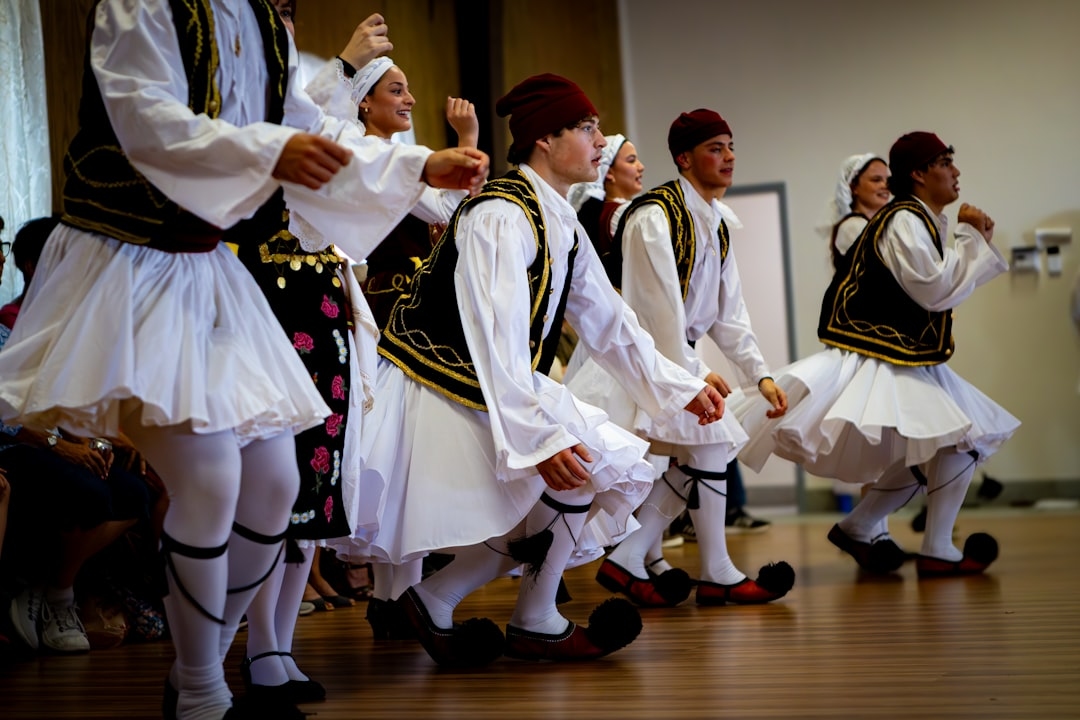 Українські народні танці: види, історія та традиції